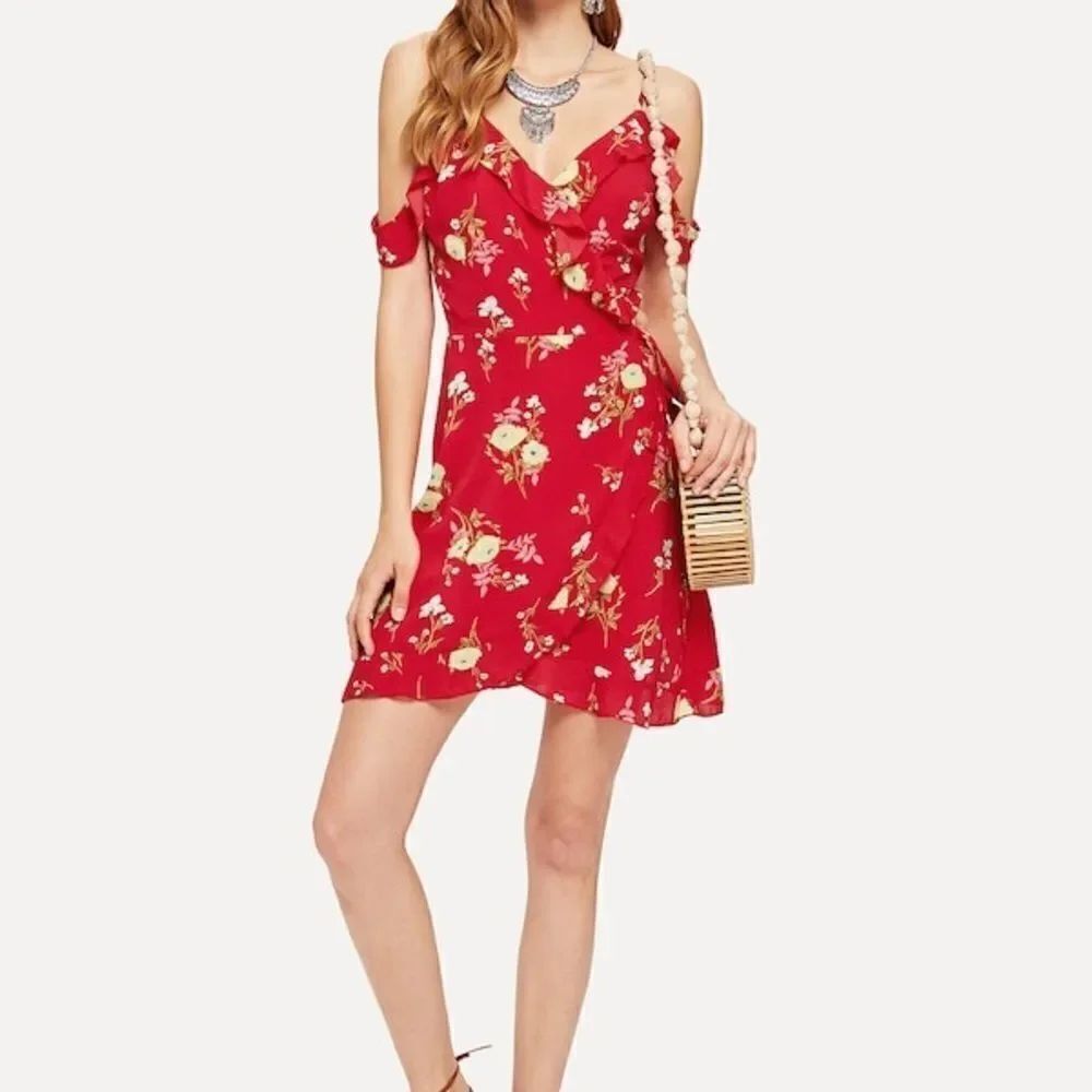✨ Knot Side Floral Ruffle Dress✨